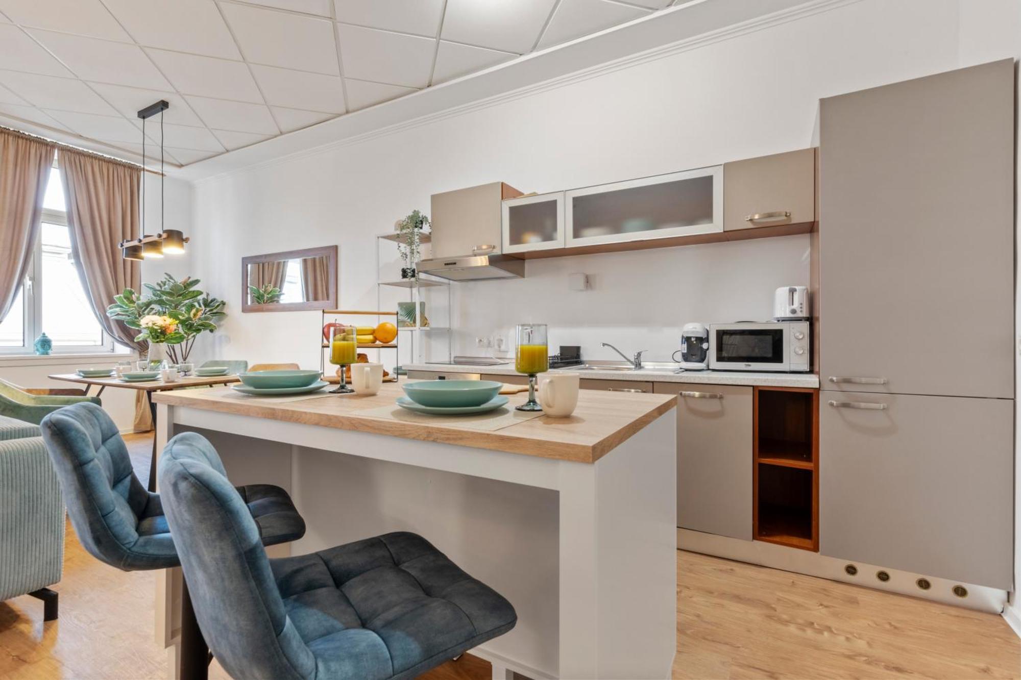 Luxe Living At Old Town Center Apartment Bratislava Exterior photo