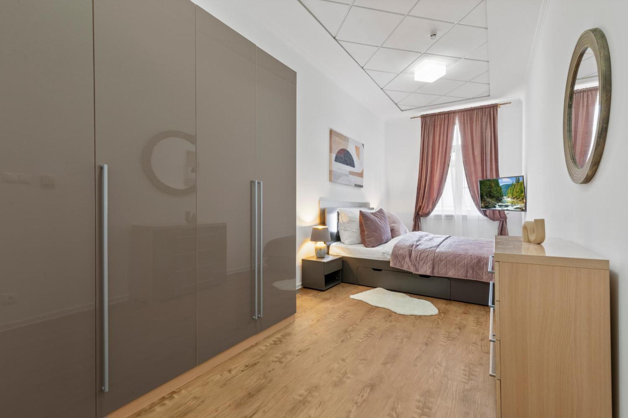 Luxe Living At Old Town Center Apartment Bratislava Exterior photo